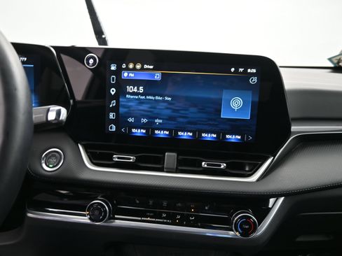 Used 2026 Chevrolet Equinox LT FWD image 16
