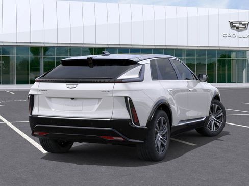 New 2025 Cadillac Lyriq Luxury image 4