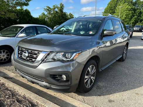 Used 2017 Nissan Pathfinder SL w/ SL Tech Package FWD image 1