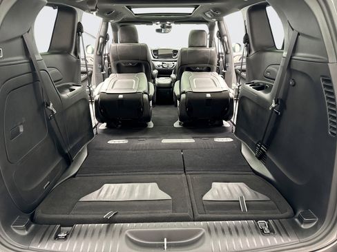 Used 2022 Chrysler Pacifica Limited w/ S Appearance Package image 26