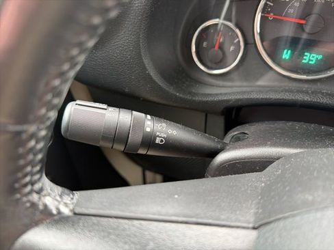 Used 2018 Jeep Wrangler Unlimited Sahara image 35