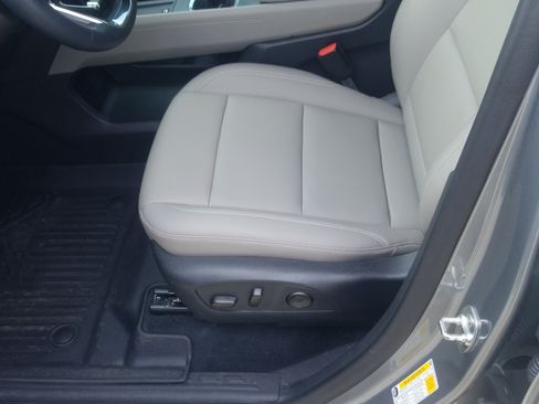 Used 2024 GMC Acadia Elevation FWD image 10