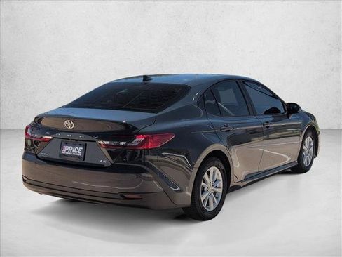 Used 2025 Toyota Camry LE FWD image 5