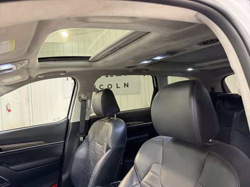 Used 2022 Kia Telluride SX w/ SX Prestige Package image 24