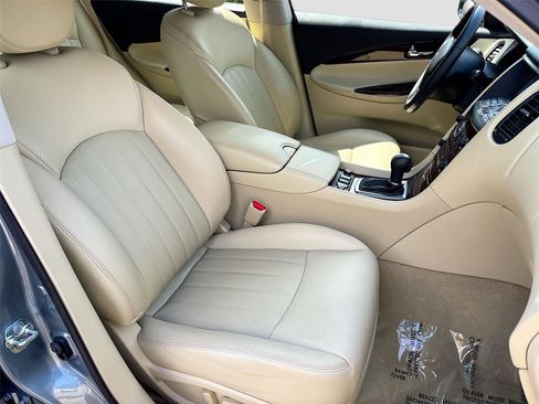 Used 2017 INFINITI QX50 AWD w/ Premium Plus Package image 29