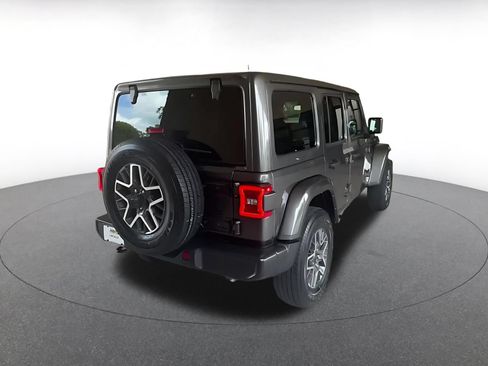 Used 2025 Jeep Wrangler Unlimited Sahara AWD/4WD image 11