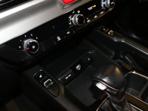 Used 2020 Kia Telluride S FWD image 27