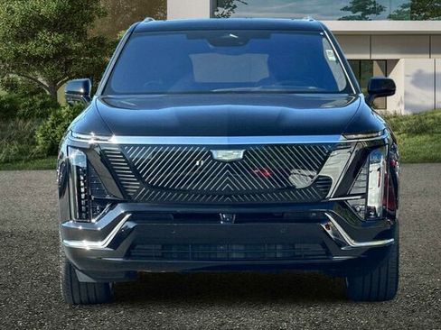 Used 2026 Cadillac Vistiq Premium Luxury w/ LPO, Floor Liner Package AWD/4WD image 9