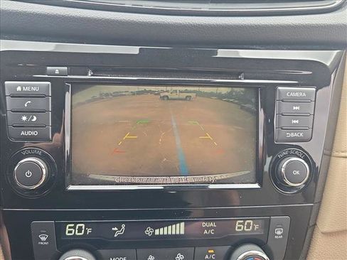 Used 2020 Nissan Rogue SV FWD image 13