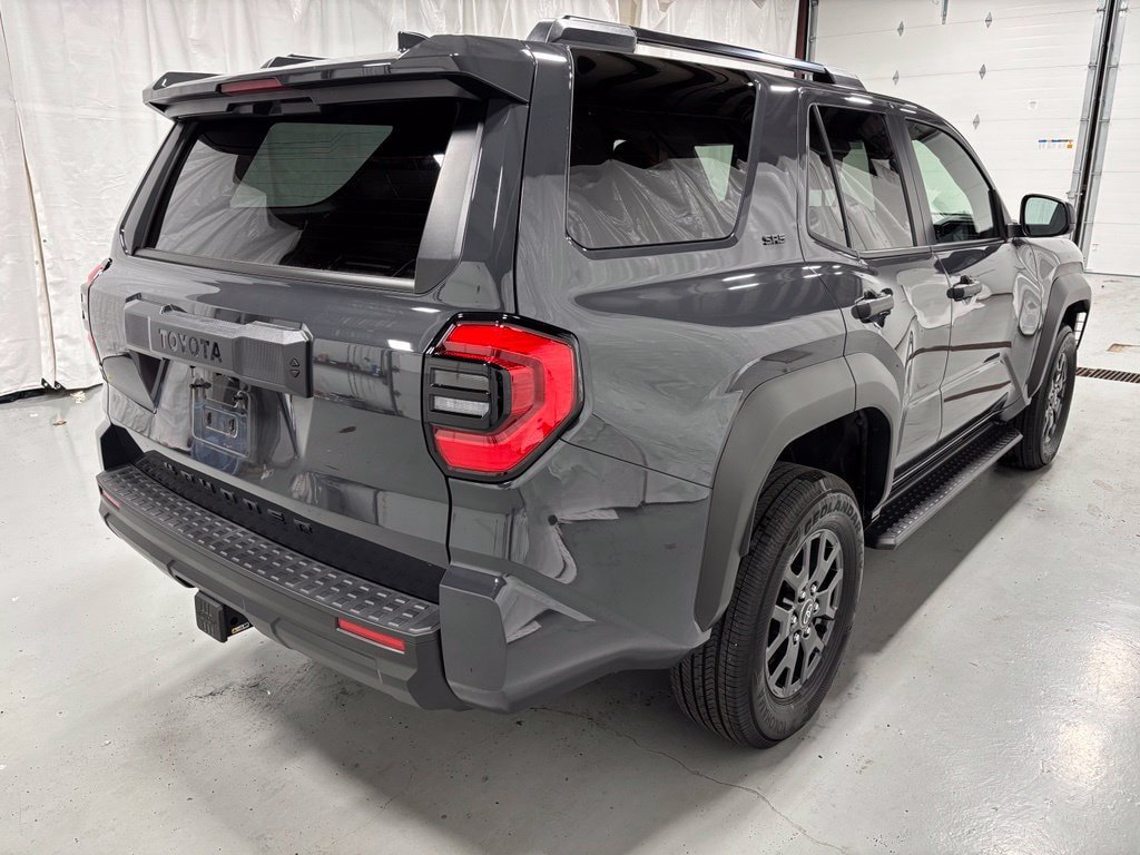 Used 2026 Toyota 4Runner SR5 AWD/4WD image 7