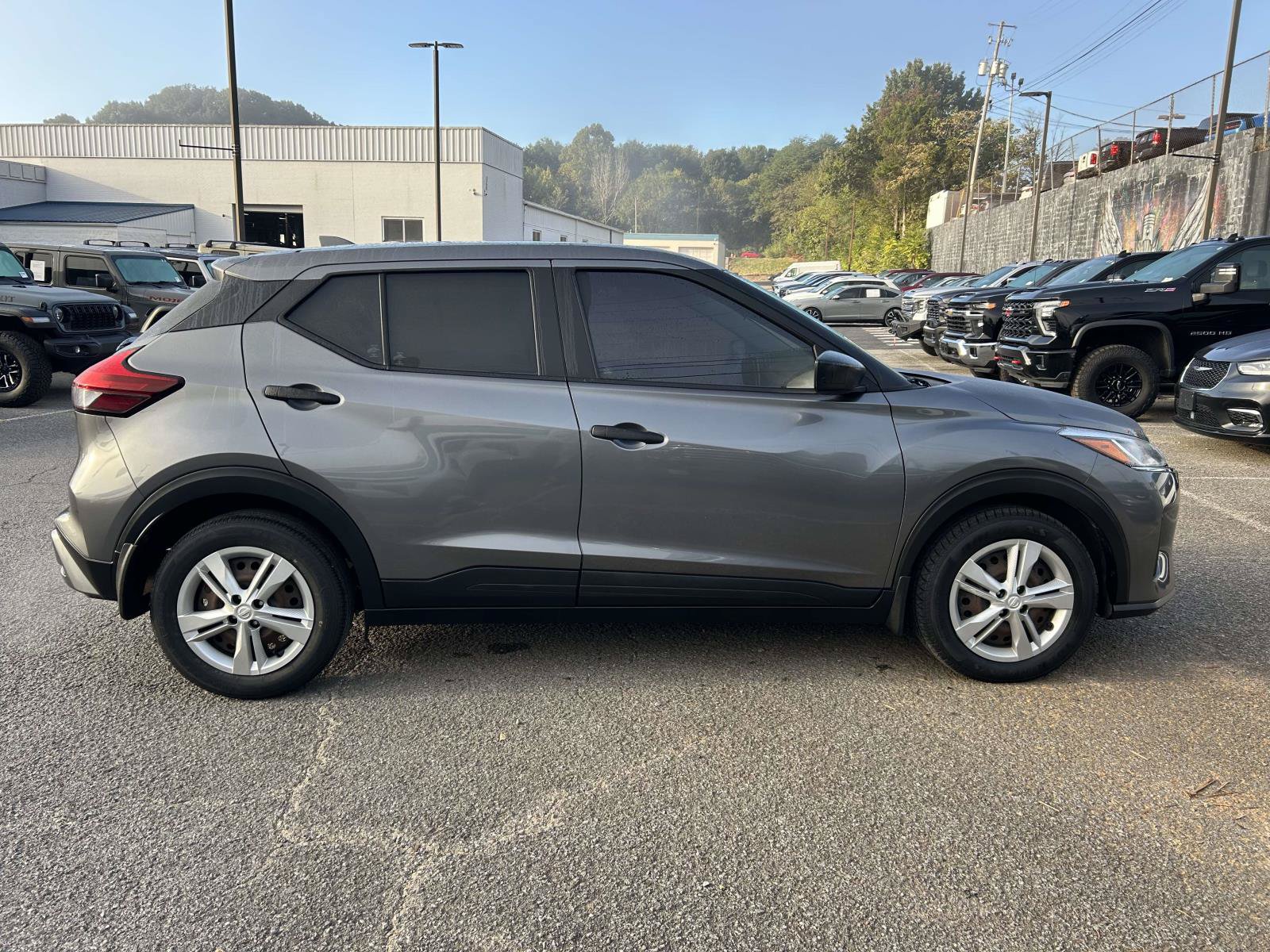 Used 2022 Nissan Kicks S FWD image 8