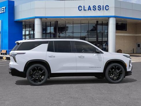 New 2027 Chevrolet Traverse RS w/ LPO, Floor Liner Package FWD image 5