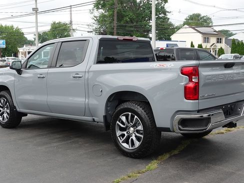 Used 2024 Chevrolet Silverado 1500 LT AWD/4WD image 2