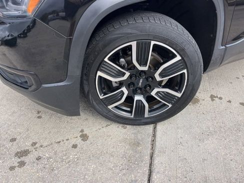Used 2019 GMC Acadia SLT w/ Black Edition image 30