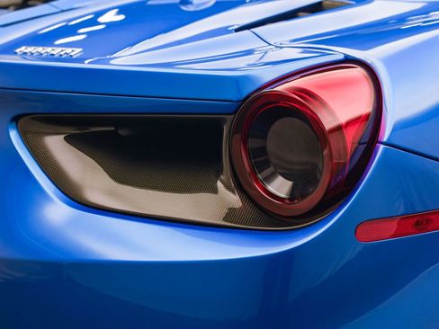 Used 2018 Ferrari 488 Spider image 24