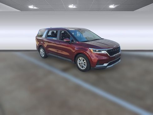 Used 2024 Kia Carnival LX image 6