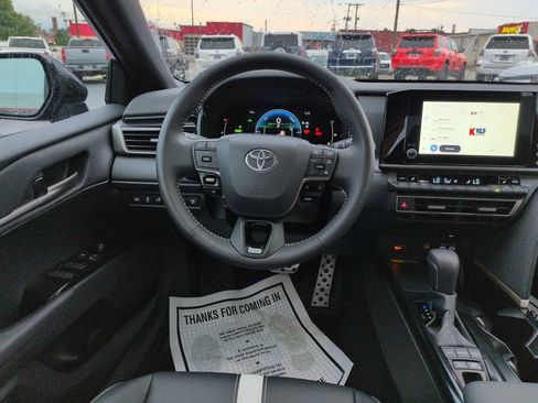 Used 2026 Toyota Camry SE w/ Convenience Package FWD image 13