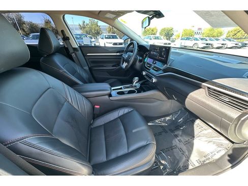 Used 2023 Nissan Altima 2.5 SR w/ SR Premium Package FWD image 18