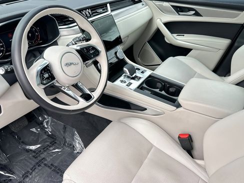 Used 2025 Jaguar F-PACE R-Dynamic S image 9