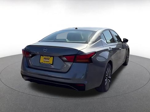 Used 2025 Nissan Altima 2.5 SV FWD image 14