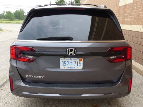 Used 2025 Honda Odyssey EX-L image 9