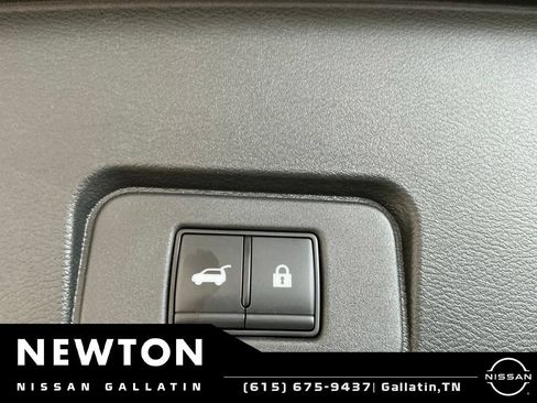 Used 2023 Nissan Rogue SL w/ SL Premium Package FWD image 22