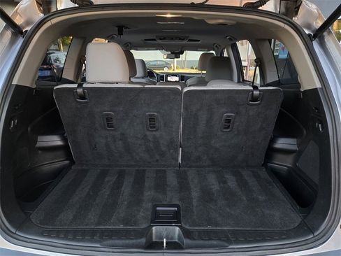 Used 2017 Honda Pilot Touring image 36