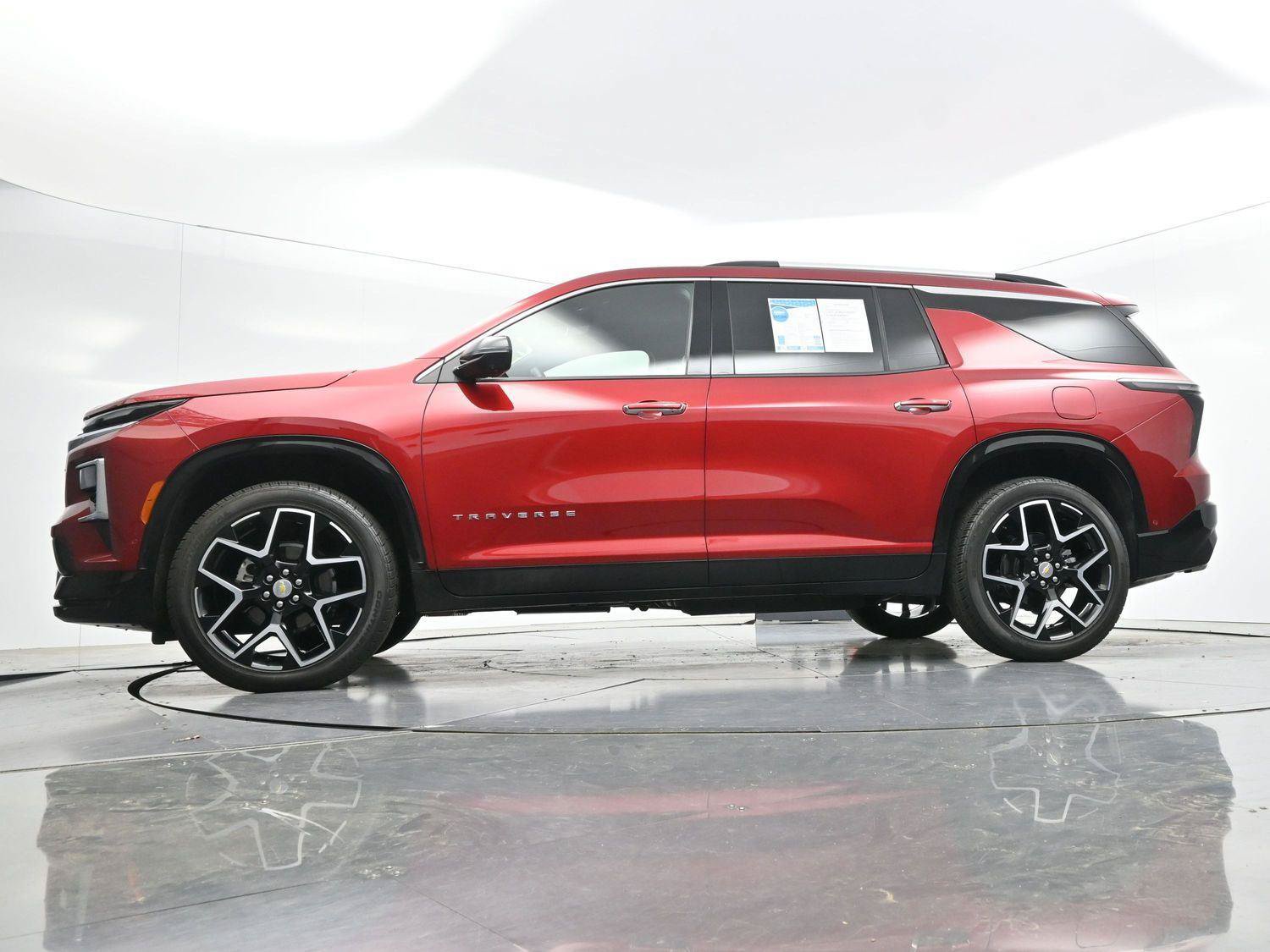 Used 2025 Chevrolet Traverse High Country AWD/4WD image 54