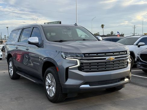 Used 2021 Chevrolet Suburban Premier w/ Premium Package image 15