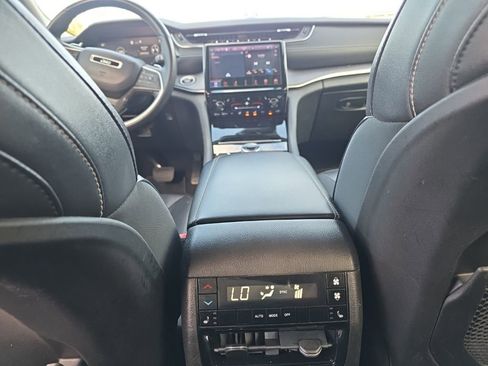 Used 2022 Jeep Grand Cherokee L Limited image 12