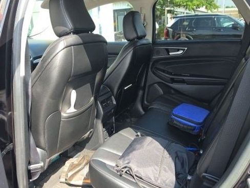 Used 2020 Ford Edge Titanium w/ Equipment Group 301A AWD/4WD image 11