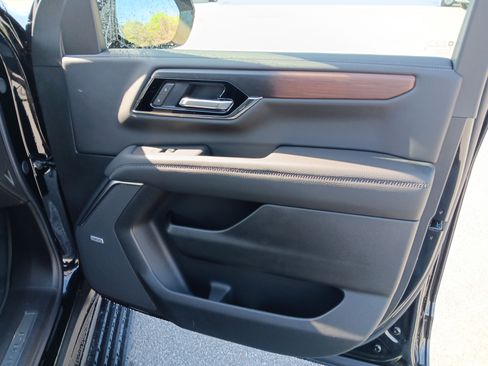 New 2026 GMC Yukon XL Denali w/ Denali Reserve Package image 18