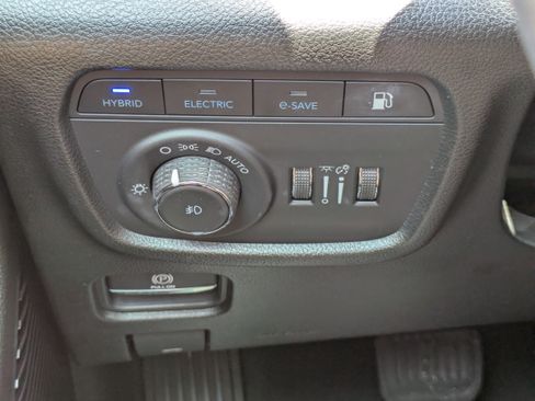 Used 2022 Jeep Grand Cherokee Summit w/ Advanced Protech Group IV AWD/4WD image 38