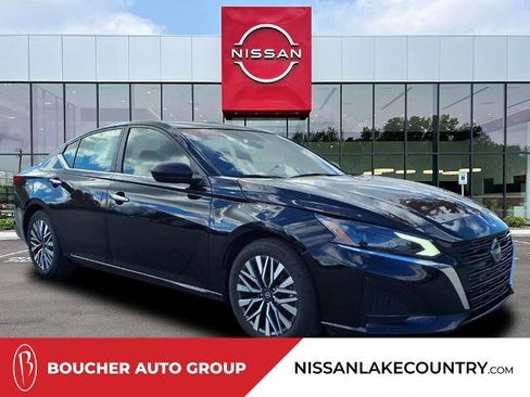 Certified 2024 Nissan Altima 2.5 SV image 1