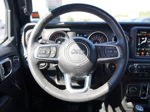 Used 2023 Jeep Gladiator Overland AWD/4WD image 17
