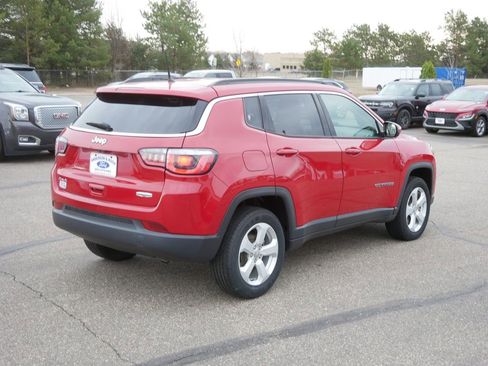 Used 2018 Jeep Compass Latitude w/ Cold Weather Group AWD/4WD image 5