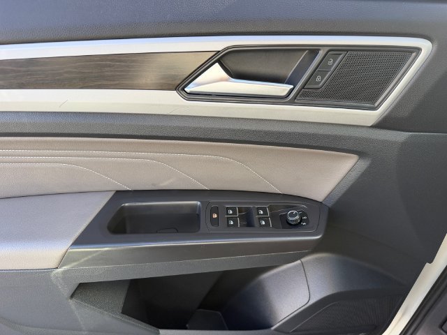 Certified 2022 Volkswagen Atlas SE FWD image 31