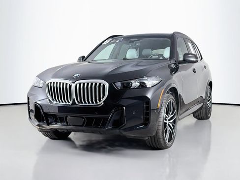 Certified 2024 BMW X5 sDrive40i w/ M Sport Package RWD image 3