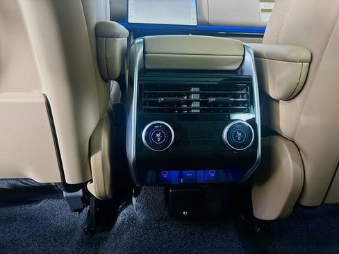 New 2025 Land Rover Range Rover SE image 25