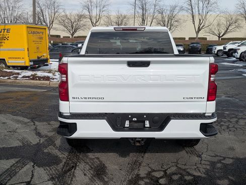 Used 2022 Chevrolet Silverado 1500 Custom image 8
