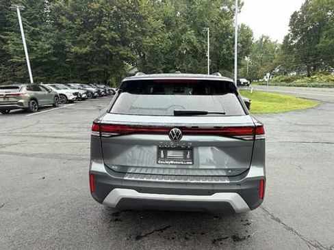 Used 2026 Volkswagen Tiguan SE AWD/4WD image 6