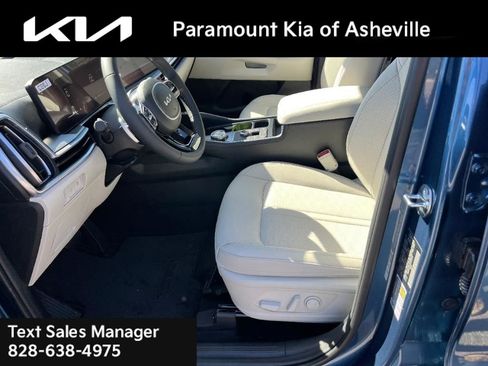 New 2025 Kia Sorento EX image 13