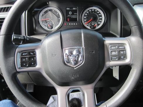 Used 2024 RAM 1500 Classic SLT AWD/4WD image 15