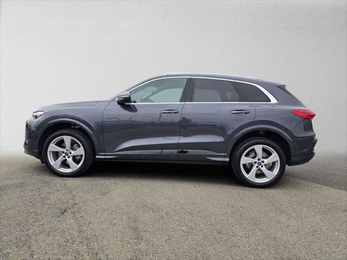 Used 2025 Audi Q5 Premium Plus w/ Premium Plus AWD/4WD image 6