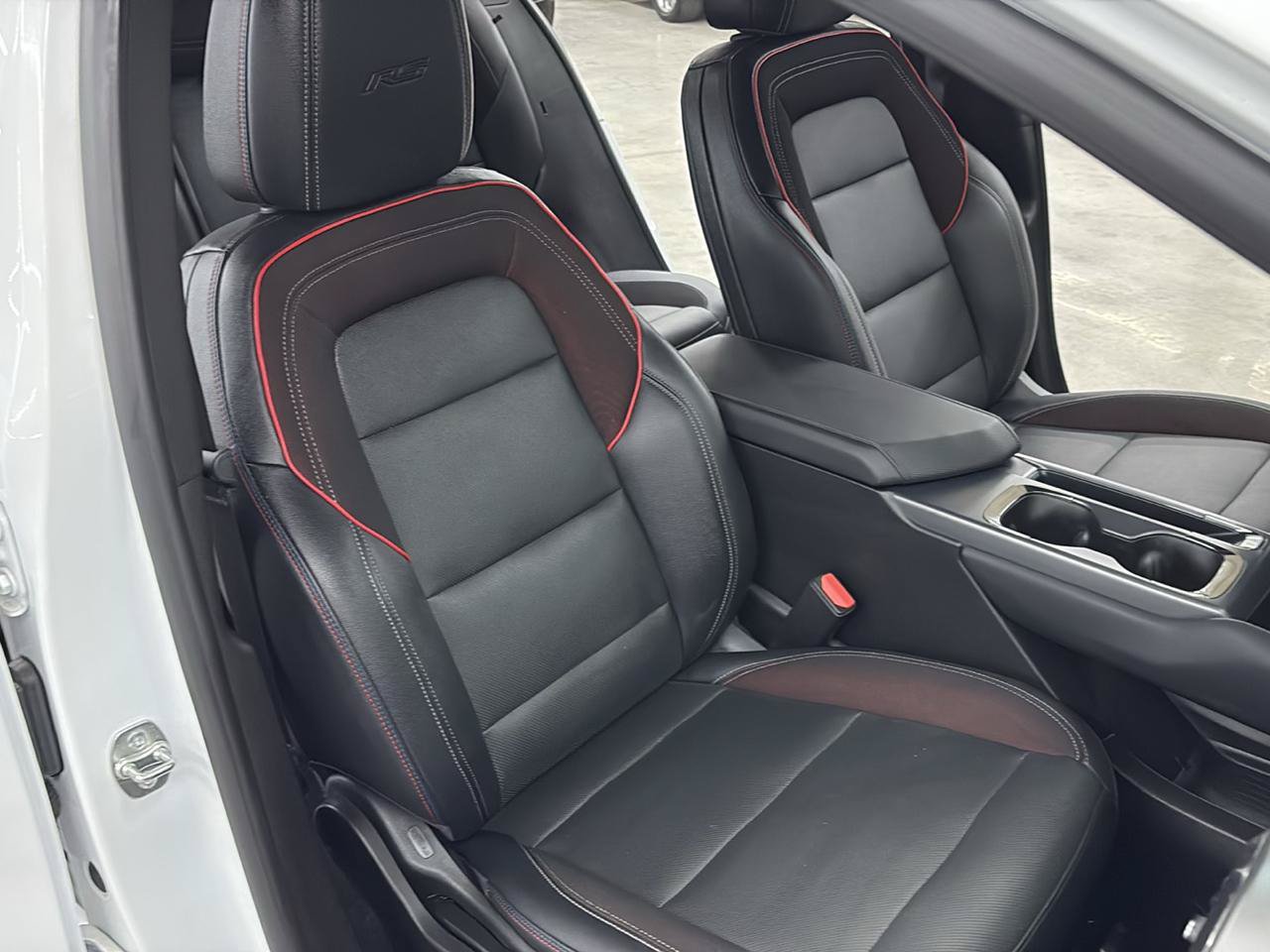 Used 2024 Chevrolet Equinox EV RS FWD image 14