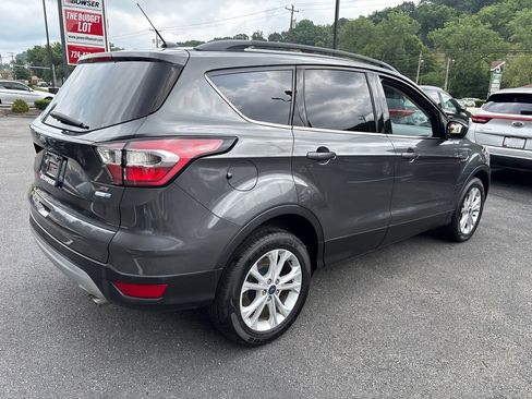 Used 2017 Ford Escape SE w/ Equipment Group 201A AWD/4WD image 5