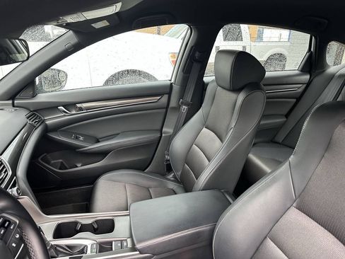 Used 2018 Honda Accord Sport image 18