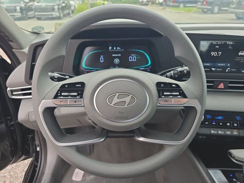 New 2026 Hyundai Elantra Hybrid FWD image 23