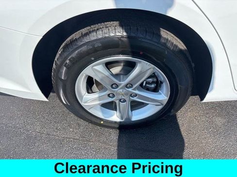 Used 2024 Chevrolet Malibu LT image 44