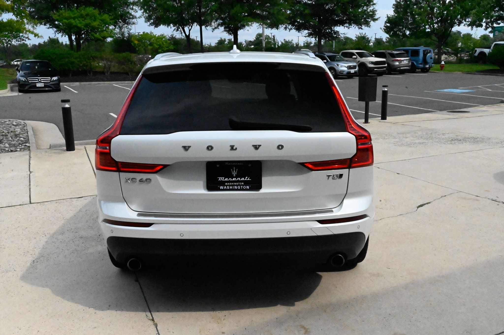 Used 2019 Volvo XC60 T5 Momentum w/ Multimedia Package AWD/4WD image 6